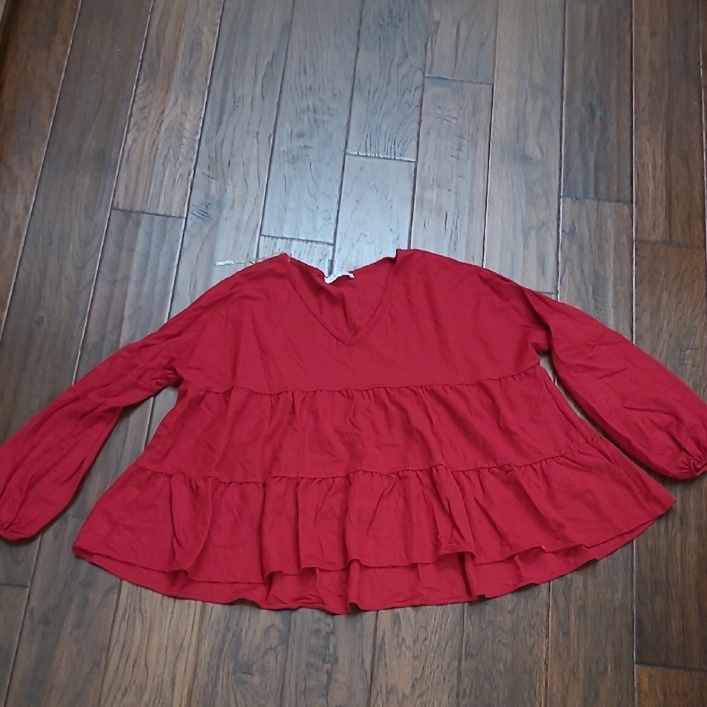Veveret Elegant Red Tiered Blouse size Medium